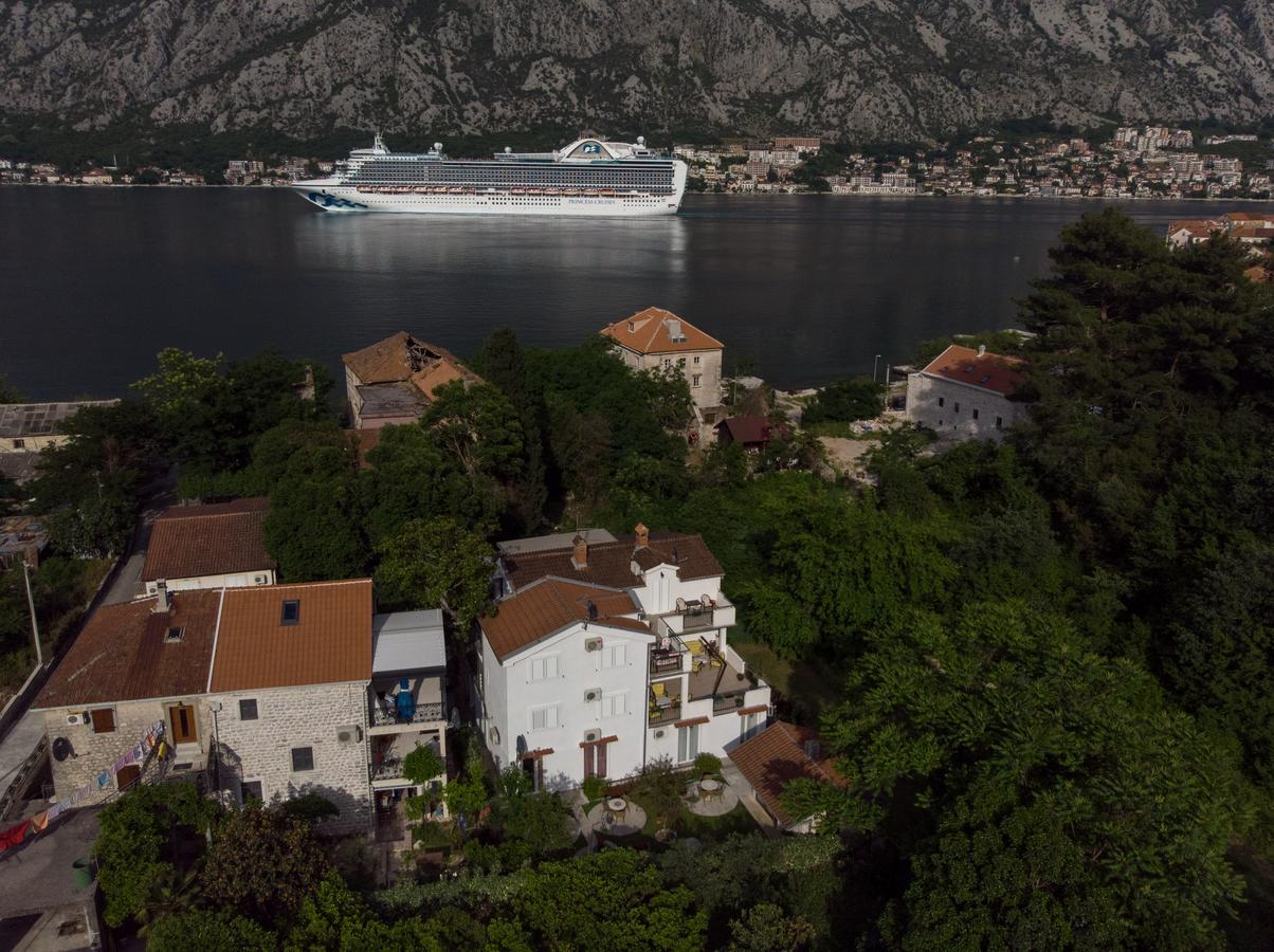 Djurovic Apartments Montenegro Котор Экстерьер фото